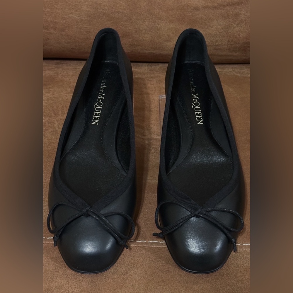 Alexander McQueen Black Ballet Flat Shoes